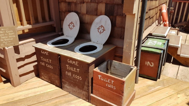 Popeye Village toilet game